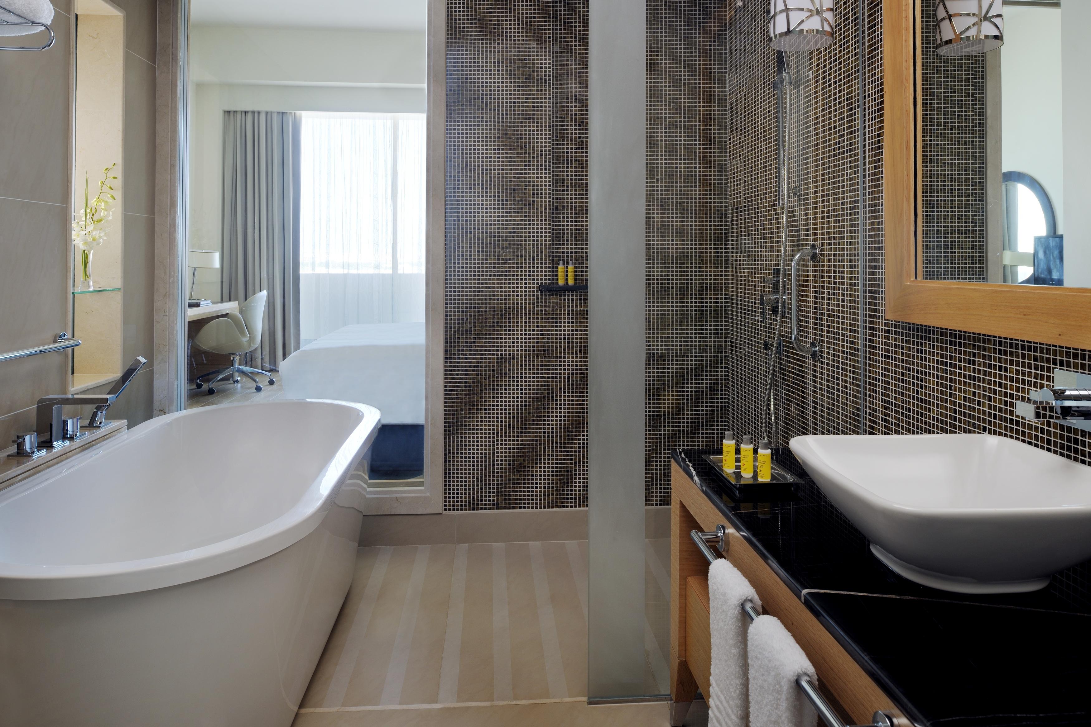 Marriott Executive Apartments Al Jaddaf, Dubai Esterno foto Bathroom
