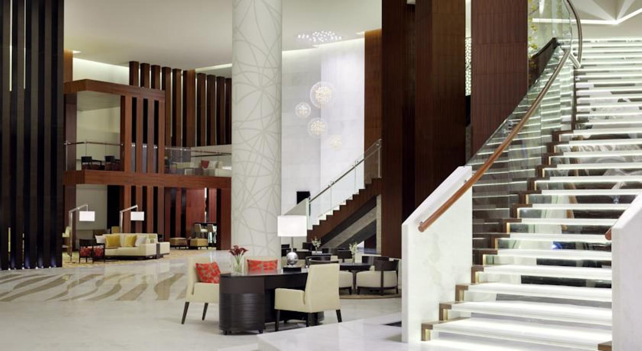Marriott Executive Apartments Al Jaddaf, Dubai Esterno foto The lobby of the Ritz-Carlton, DIFC