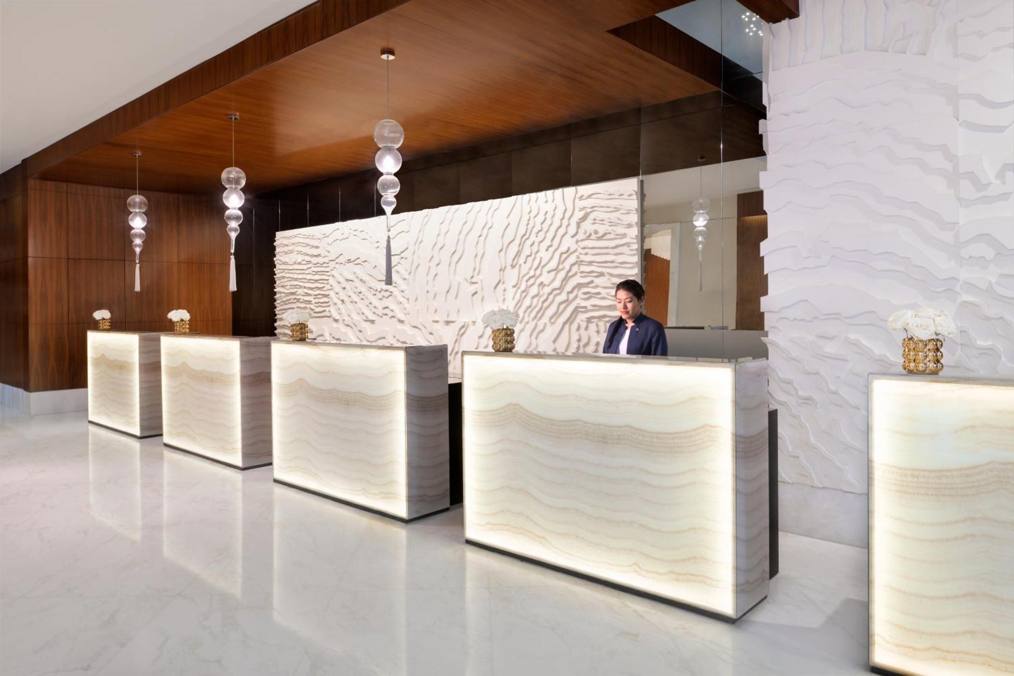 Marriott Executive Apartments Al Jaddaf, Dubai Esterno foto The lobby of the Ritz-Carlton, Dubai