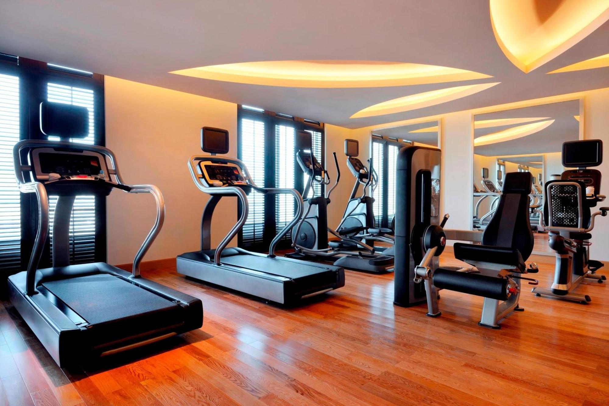Marriott Executive Apartments Al Jaddaf, Dubai Esterno foto The gym at the W Hotel in Dubai