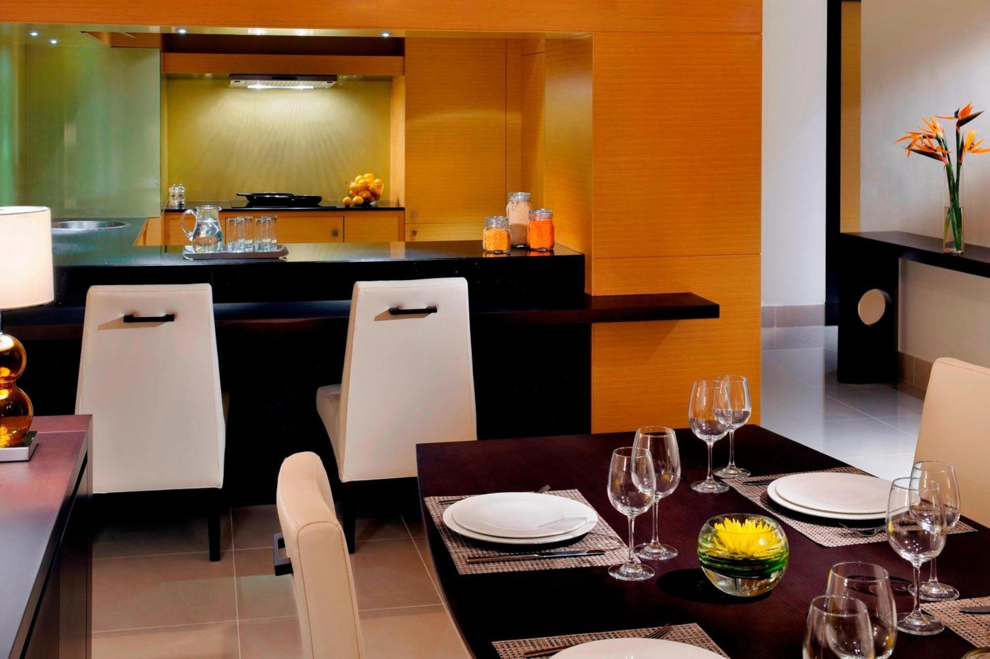 Marriott Executive Apartments Al Jaddaf, Dubai Esterno foto A kitchen in a W Residence