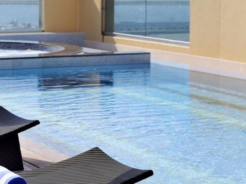 Marriott Executive Apartments Al Jaddaf, Dubai Esterno foto Infinity pool