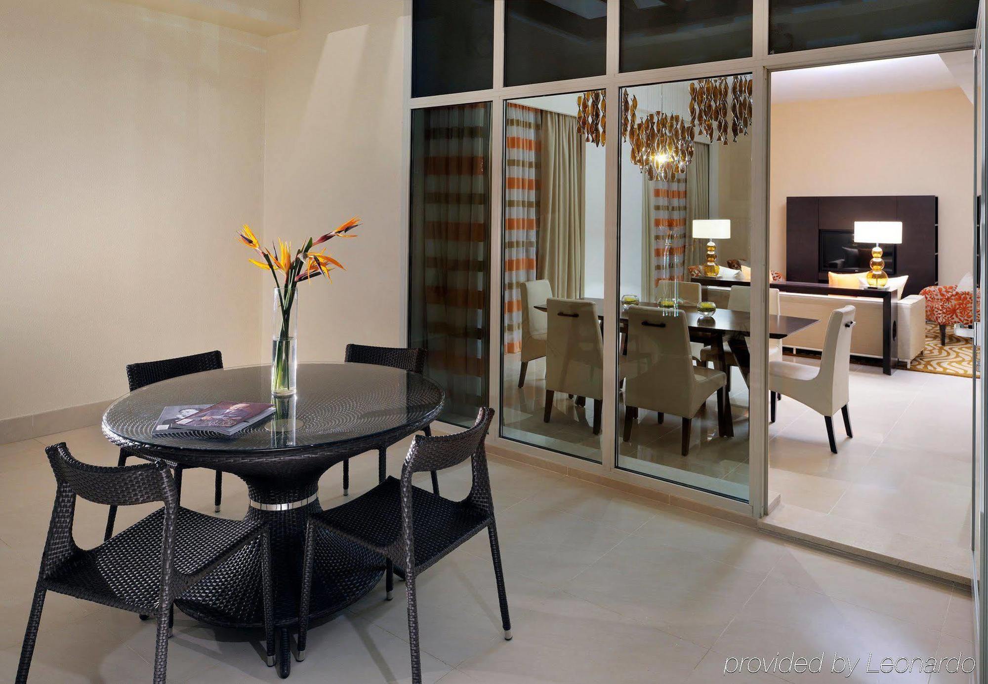 Marriott Executive Apartments Al Jaddaf, Dubai Esterno foto A dining room