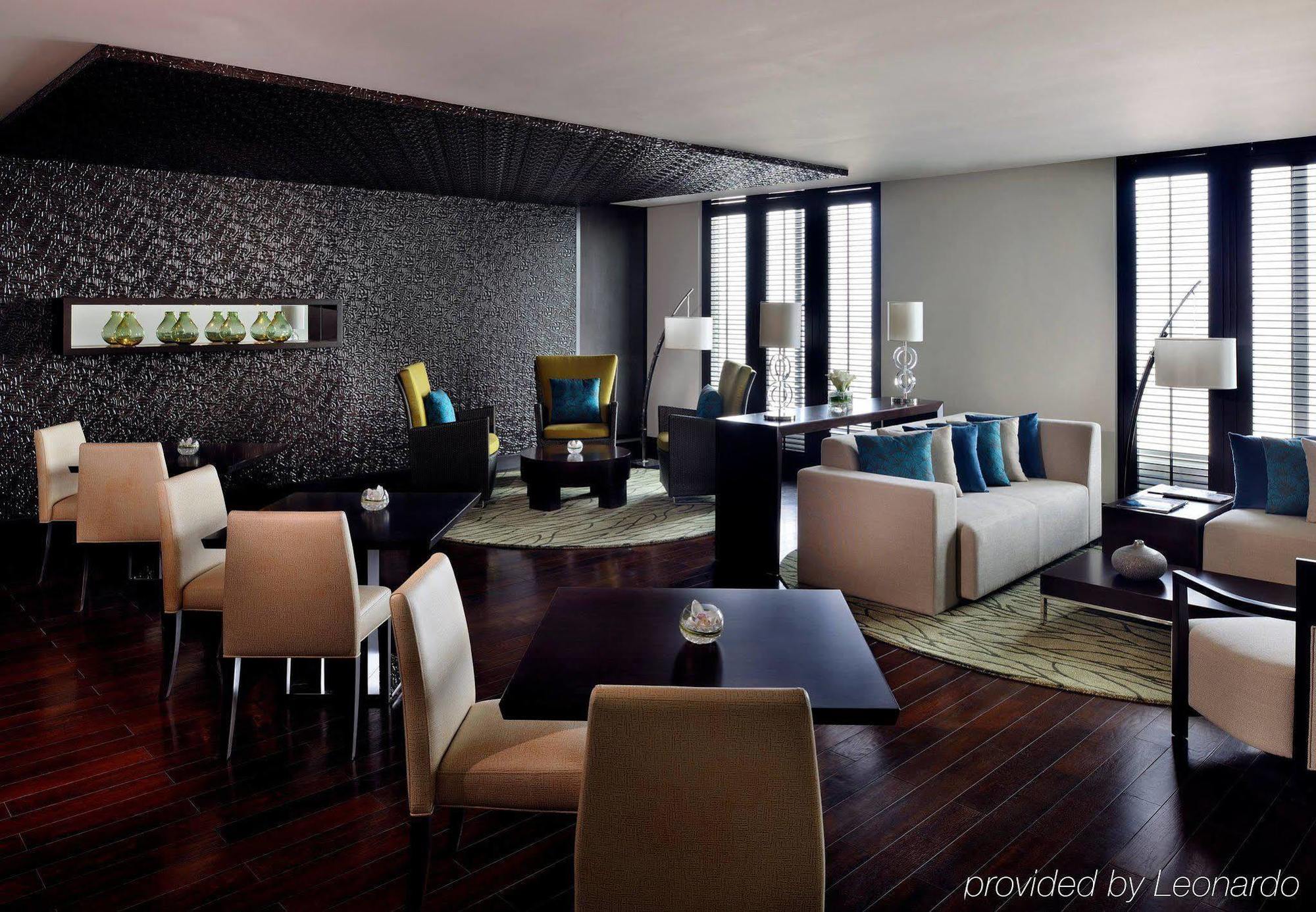 Marriott Executive Apartments Al Jaddaf, Dubai Esterno foto The lounge at the airport